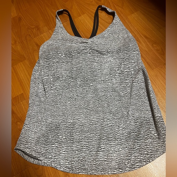 EUC Lululemon Knot Your Typical Tank *Medium Support For A/B Cup (Size 8) - Picture 7 of 14